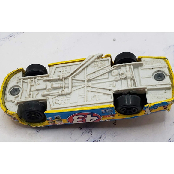 2001 Hot Wheels #43 Richard Petty Dodge Intrepid Cheerios 1:64 Scale - Picture 7 of 7